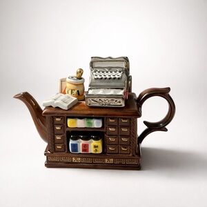 Vintage Paul Cardew Tea Shop Counter mini teapot.